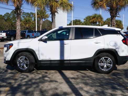 Used 2022 GMC Terrain SLE image 24