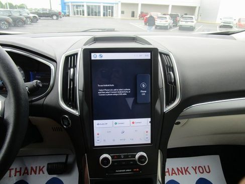 Used 2021 Ford Edge Titanium image 14