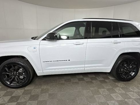 Used 2024 Jeep Grand Cherokee Limited 4xe AWD/4WD image 6