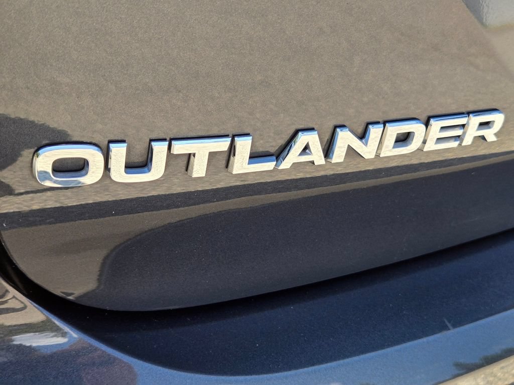 Used 2025 Mitsubishi Outlander SE AWD/4WD image 12