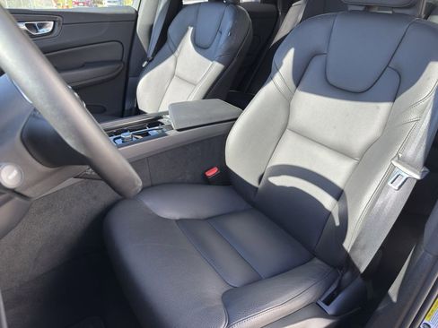 Used 2025 Volvo XC60 B5 Plus image 37