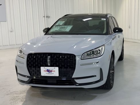 New 2026 Lincoln Corsair Grand Touring w/ Jet Appearance Package AWD/4WD image 4