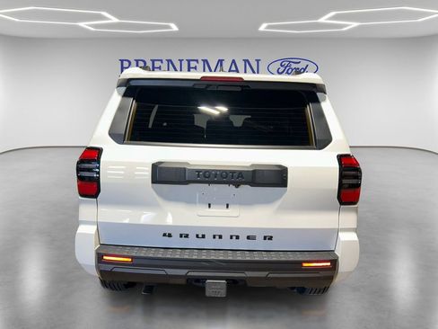 Used 2025 Toyota 4Runner SR5 AWD/4WD image 6