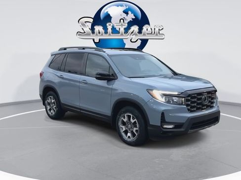 Used 2023 Honda Passport TrailSport image 2