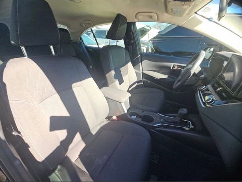 Used 2025 Toyota Corolla LE image 11
