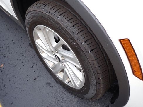Used 2023 Lincoln Corsair AWD image 5