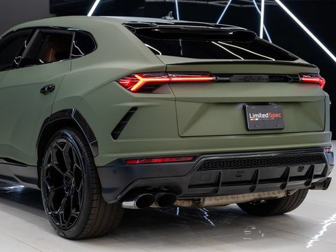 Used 2019 Lamborghini Urus AWD/4WD image 12