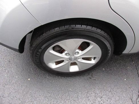 Used 2015 Kia Soul FWD image 39