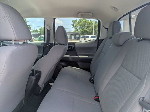 Used 2020 Toyota Tacoma SR5 RWD image 14