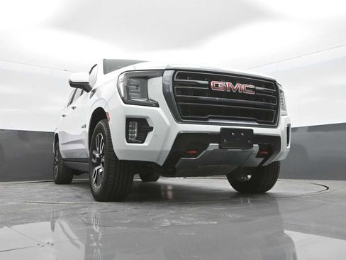 Used 2022 GMC Yukon XL AT4 AWD/4WD image 39