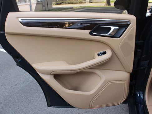 Used 2016 Porsche Macan S w/ Premium Package Plus image 21