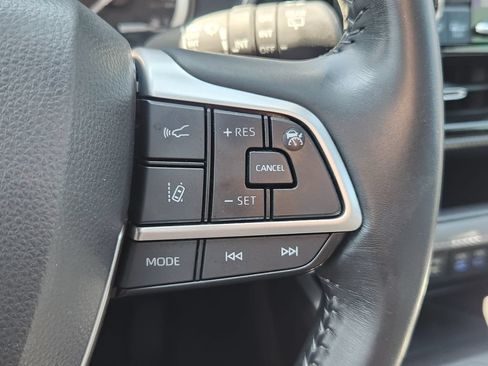 Used 2022 Toyota Highlander XSE AWD/4WD image 21
