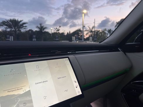 Used 2023 Land Rover Range Rover SE image 75