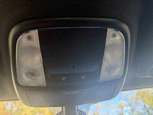 Used 2024 Dodge Durango SXT w/ 3rd Row Seating Group image 25