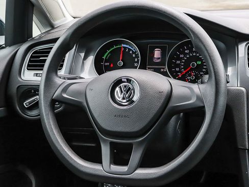 Used 2016 Volkswagen e-Golf SE FWD image 22