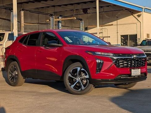 New 2026 Chevrolet Trax RS FWD image 2