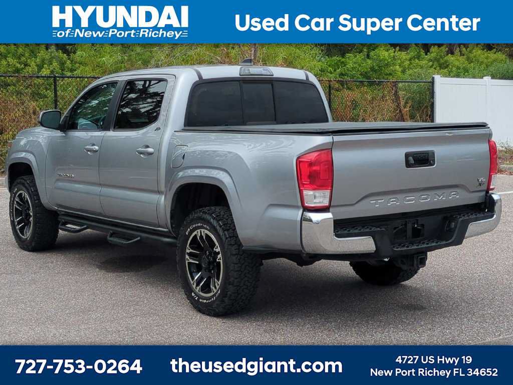 Used 2016 Toyota Tacoma TRD Sport RWD image 3