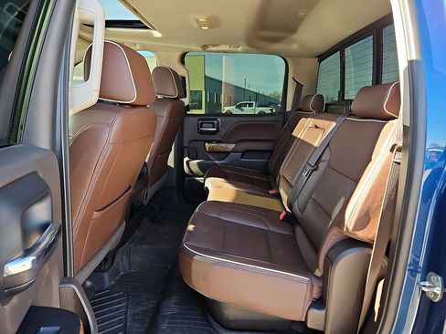 Used 2018 Chevrolet Silverado 1500 High Country image 9