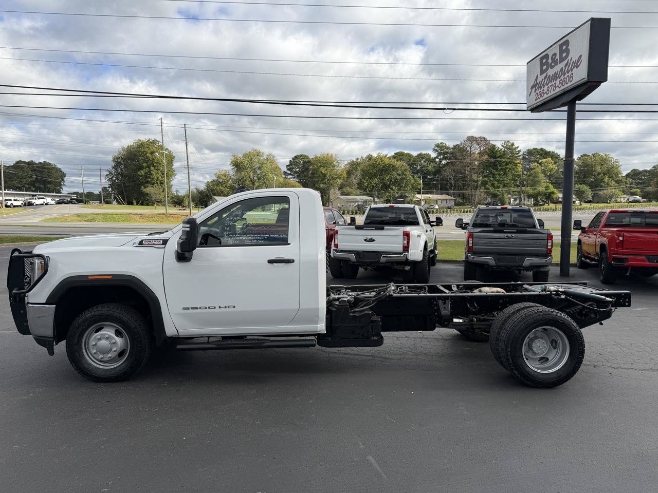 Used 2022 GMC Sierra 3500 Pro w/ Convenience Package AWD/4WD image 8