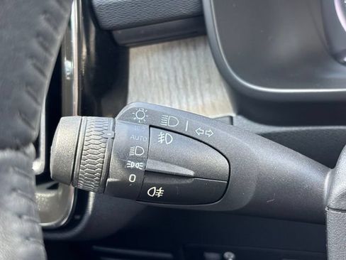 Used 2019 Volvo XC40 T5 Inscription AWD/4WD image 22