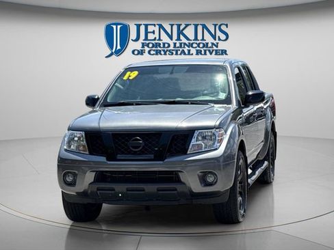 Used 2019 Nissan Frontier SV w/ Value Truck Package RWD image 2