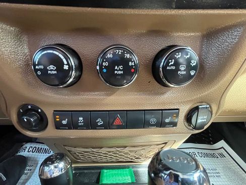 Used 2017 Jeep Wrangler Unlimited Rubicon w/ Connectivity Group AWD/4WD image 25