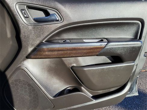 Used 2016 GMC Canyon SLE image 17