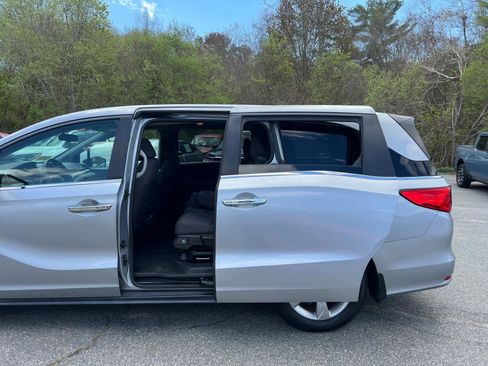 Used 2018 Honda Odyssey EX image 32