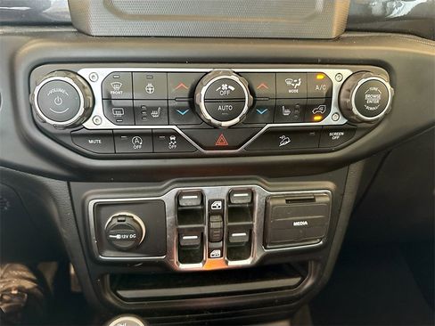Used 2021 Jeep Wrangler Unlimited Sport image 16