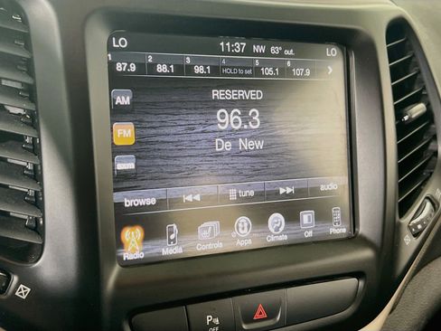 Used 2018 Jeep Cherokee Limited AWD/4WD image 14