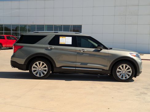 Used 2020 Ford Explorer Limited image 2