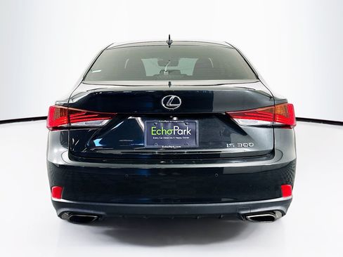 Used 2018 Lexus IS 300 w/ Comfort Package RWD image 7