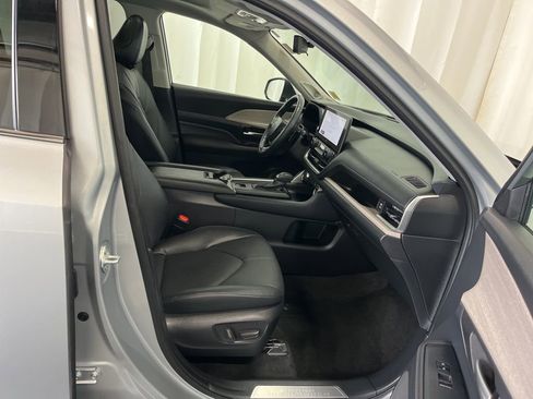 Used 2024 Toyota Grand Highlander Platinum image 22