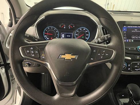 Used 2024 Chevrolet Equinox LS image 32