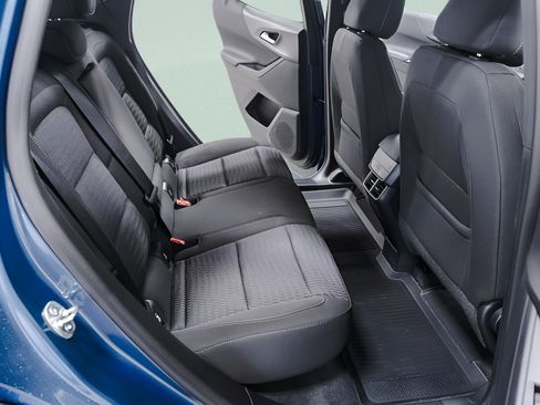 New 2026 Chevrolet Equinox LT w/ Safety and Technology Package FWD image 36