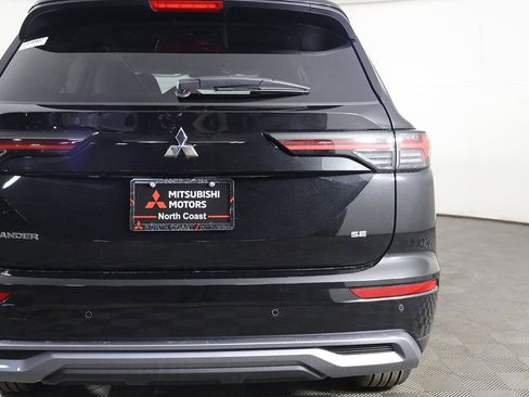 New 2026 Mitsubishi Outlander SE FWD image 16