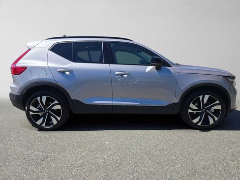 Used 2026 Volvo XC40 B5 Plus w/ Climate Package AWD/4WD image 2