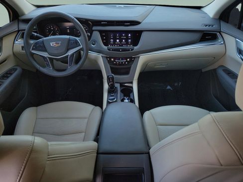 Used 2021 Cadillac XT5 Premium Luxury image 13