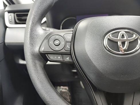 Used 2024 Toyota RAV4 XLE AWD/4WD image 27