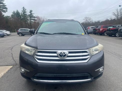 Used 2013 Toyota Highlander SE image 2