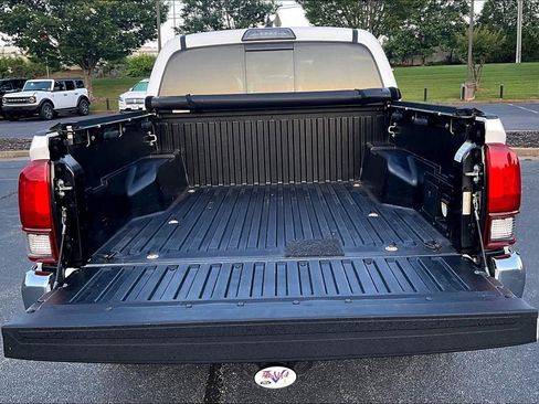 Used 2019 Toyota Tacoma TRD Off-Road image 35