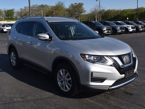Used 2017 Nissan Rogue AWD image 4