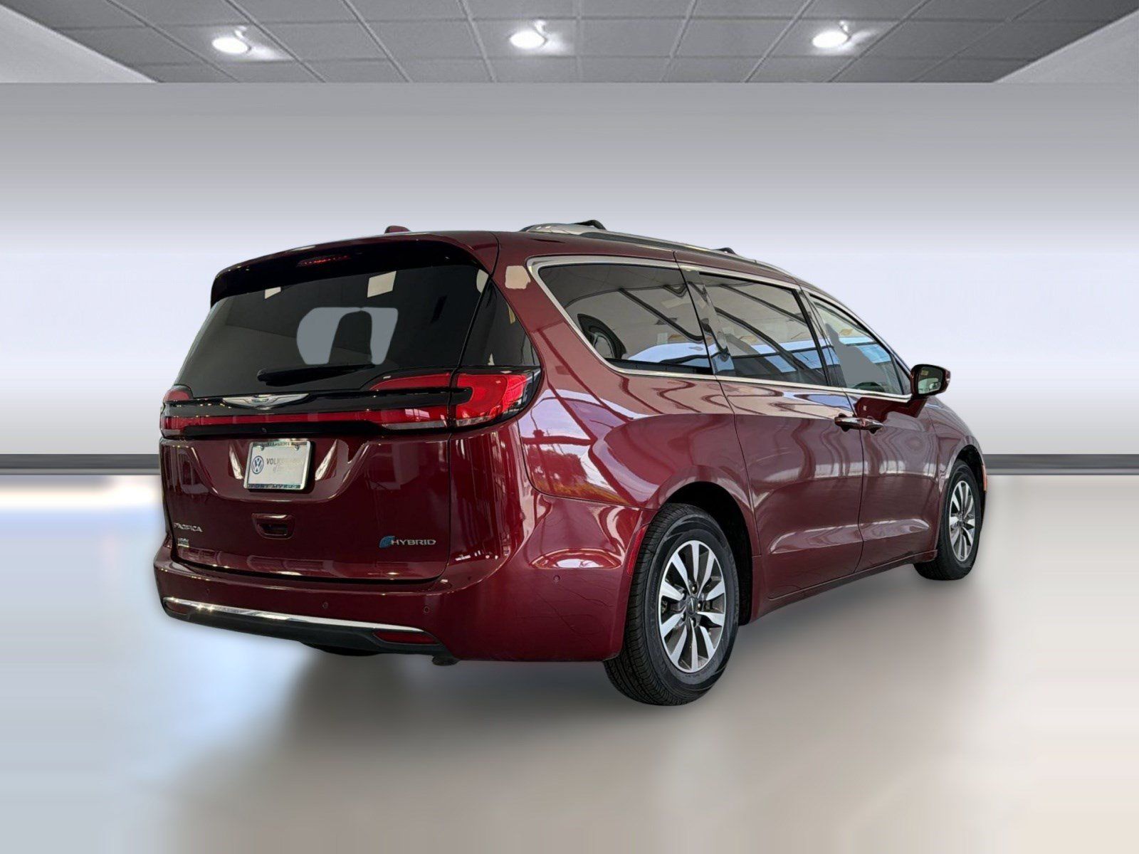 Used 2021 Chrysler Pacifica Touring-L w/ Uconnect Theater Family Group FWD image 9