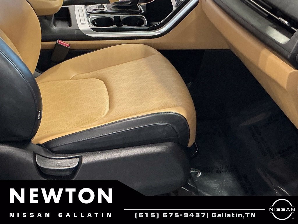 Used 2022 Kia Carnival EX FWD image 16