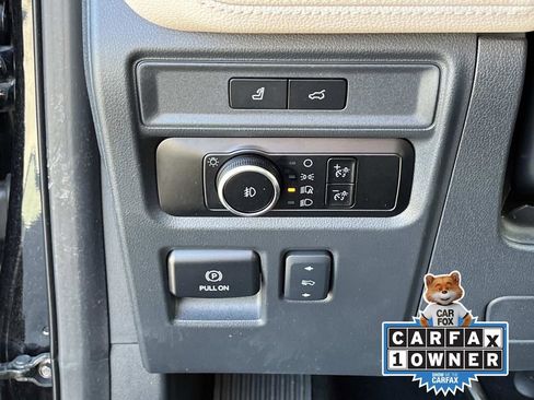 Used 2024 Ford Expedition Limited image 32