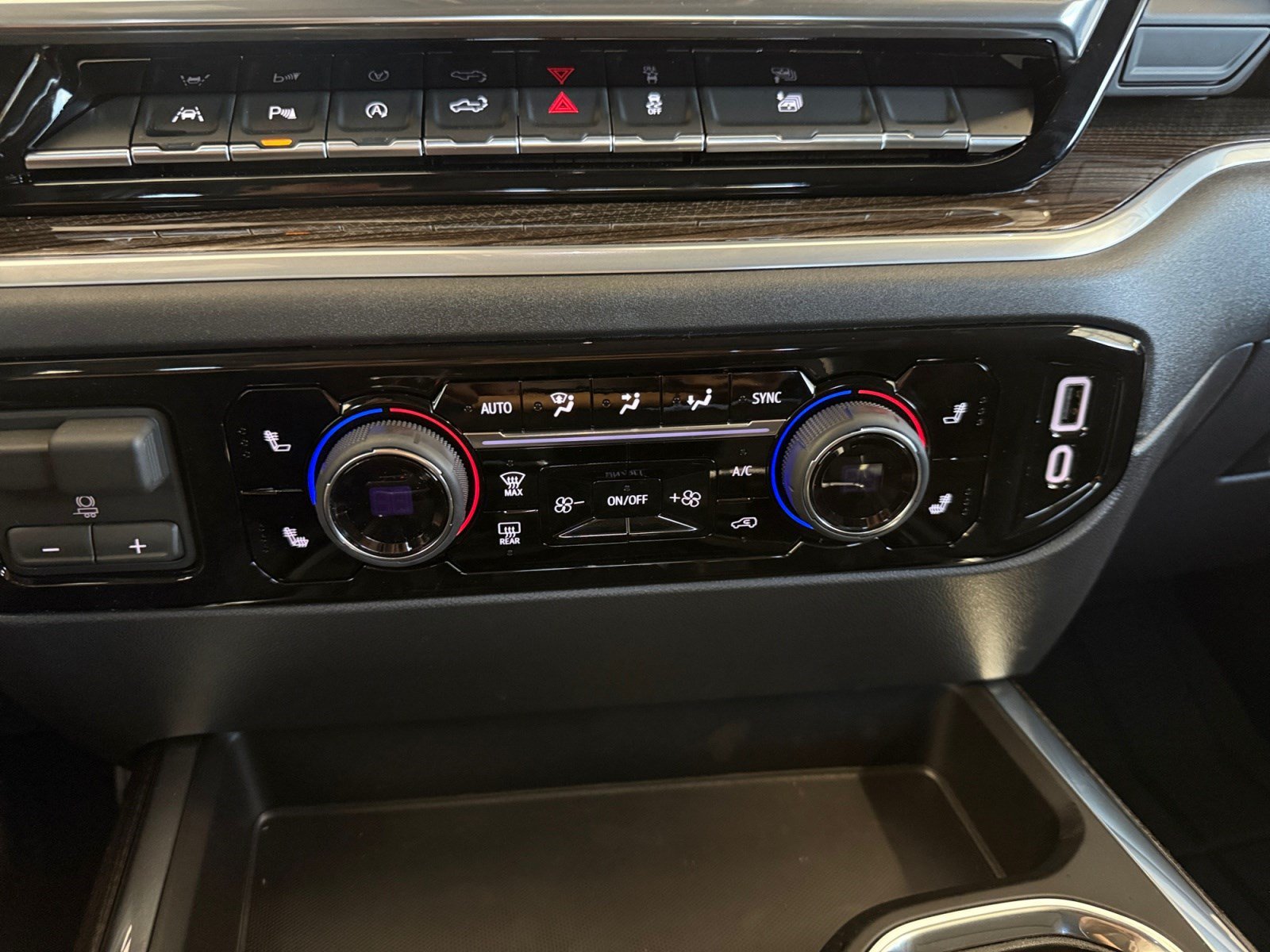 New 2026 Chevrolet Silverado 1500 RST w/ RST All Star Premium Package AWD/4WD image 28