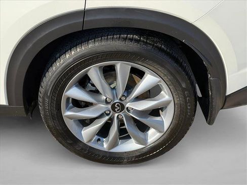 Used 2022 INFINITI QX50 Essential image 26
