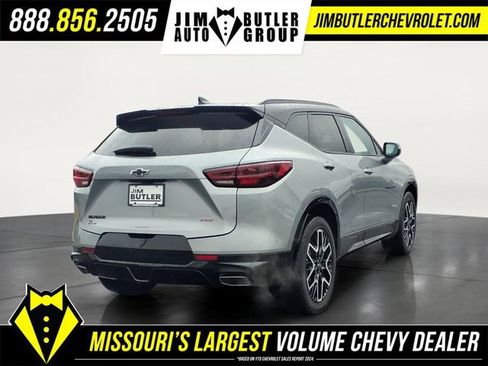 Used 2023 Chevrolet Blazer RS w/ Driver Confidence II Package image 4