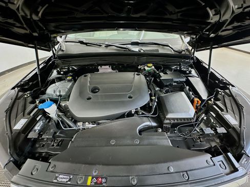 Used 2023 Volvo XC40 B5 Ultimate image 36