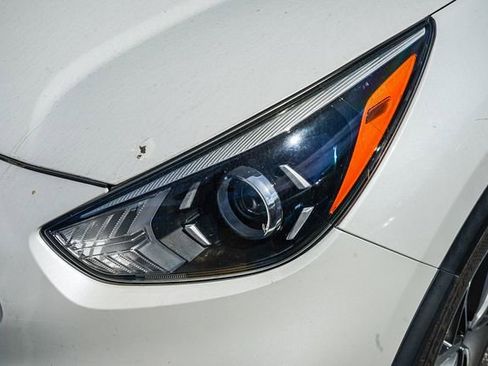 Used 2022 Kia Niro Touring Special Edition image 8